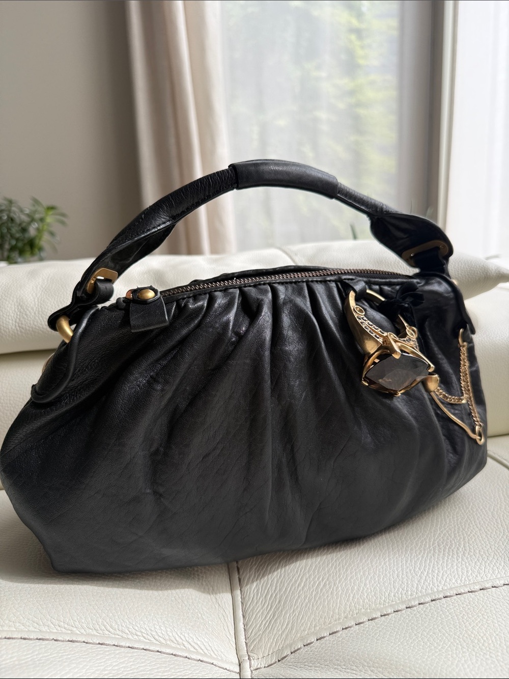 Juicy Couture Black Leather Hobo Bag With A Large Ring Charm And Chain - Picture 7 of 17